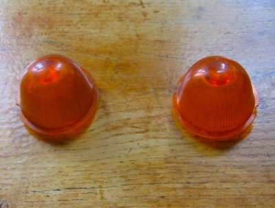 OD0438 remlicht-glas AZU, oranje, begin jaren ’50 (kan ook als clignateur)