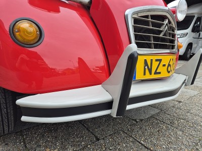 2CV6 Rood voorzijde.jpg